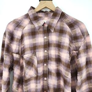 BDG Womens Flannel Shirt Size M Brown Pink Plaid Cotton Oversized Raw Hem‎ Urban